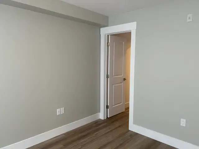 405-20 Patience Ln, 2Beds TOP FLOOR w/balcony!  Avail July 1 - Photo 10