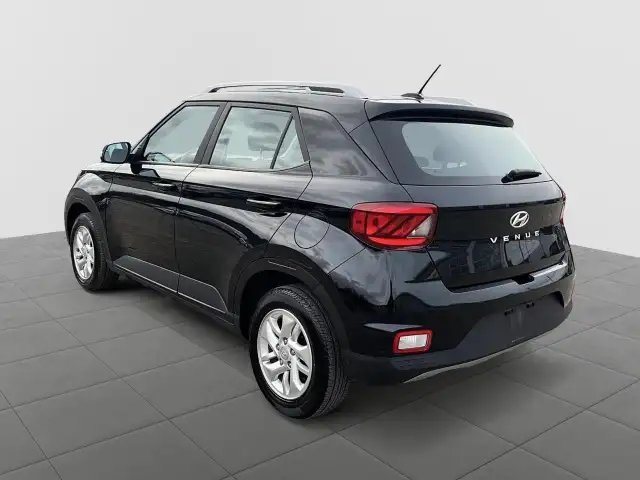 2023 Hyundai Venue Preferred Preferred | Heated Seats & Wheel... - Photo 6