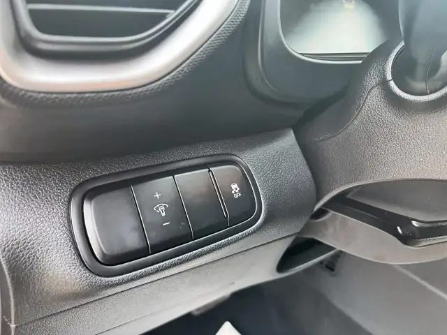 2023 Hyundai Venue Preferred Preferred | Heated Seats & Wheel... - Photo 12