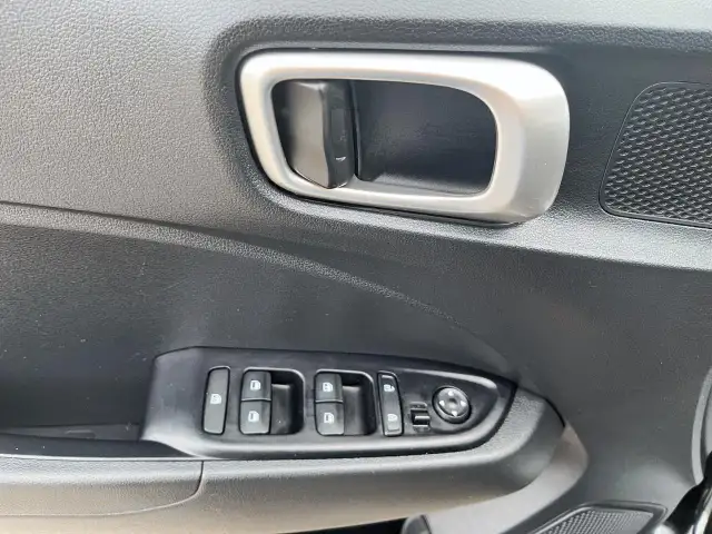 2023 Hyundai Venue Preferred Preferred | Heated Seats & Wheel... - Photo 15