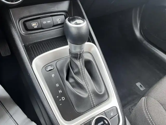 2023 Hyundai Venue Preferred Preferred | Heated Seats & Wheel... - Photo 17
