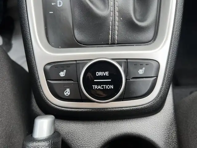 2023 Hyundai Venue Preferred Preferred | Heated Seats & Wheel... - Photo 18