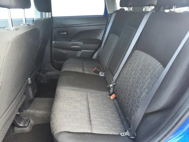 2024 Mitsubishi RVR SE SE | Heated Seats | Blind Spot - Photo 11