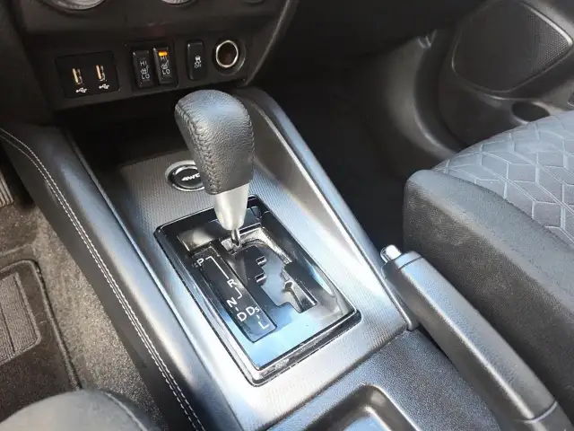 2024 Mitsubishi RVR SE SE | Heated Seats | Blind Spot - Photo 16