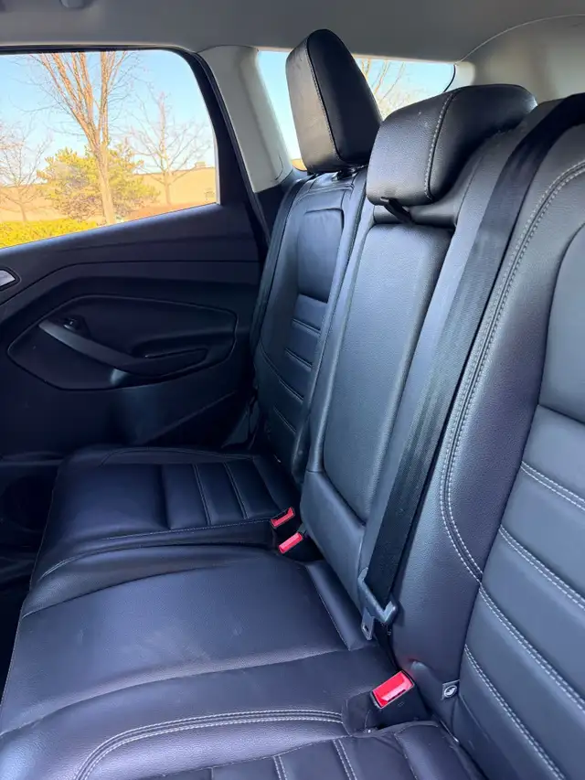 2018 Ford Escape SEL 4dr 4x4 Automatic - Photo 9