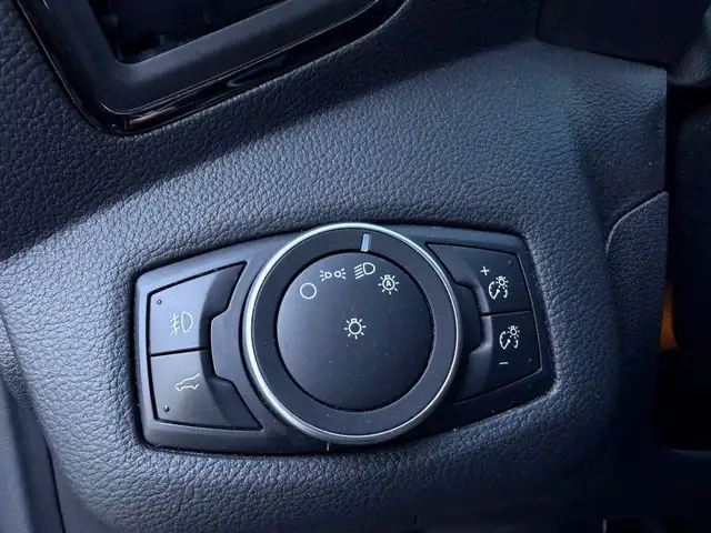 2018 Ford Escape SEL 4dr 4x4 Automatic - Photo 13