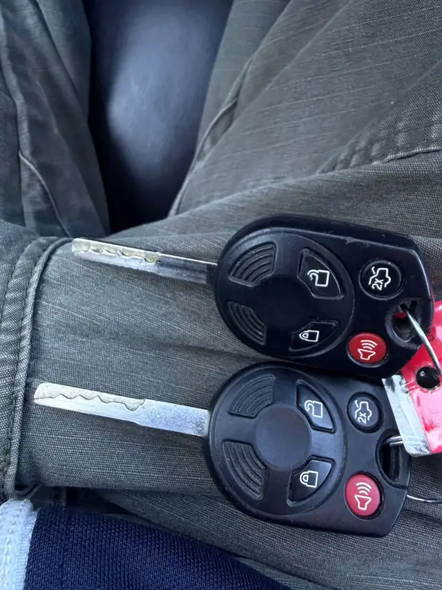 2018 Ford Escape SEL 4dr 4x4 Automatic - Photo 16