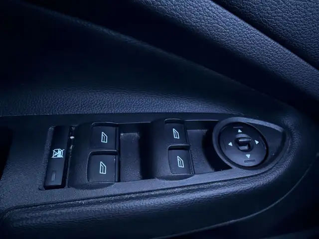 2018 Ford Escape SEL 4dr 4x4 Automatic - Photo 23