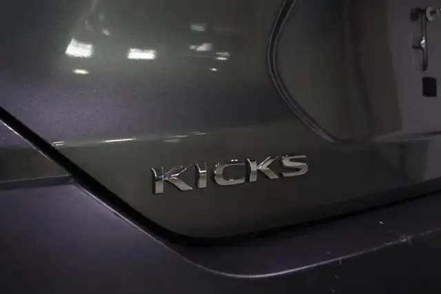 2020 Nissan Kicks SR | ONE OWNER | CLEAN CARFAX - Photo 12