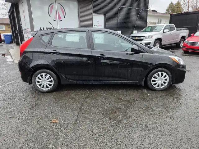 Hyundai Accent GL 2017 GL FREINS NEUFS A/C SIEGES CHAUFFANTS - Photo 8