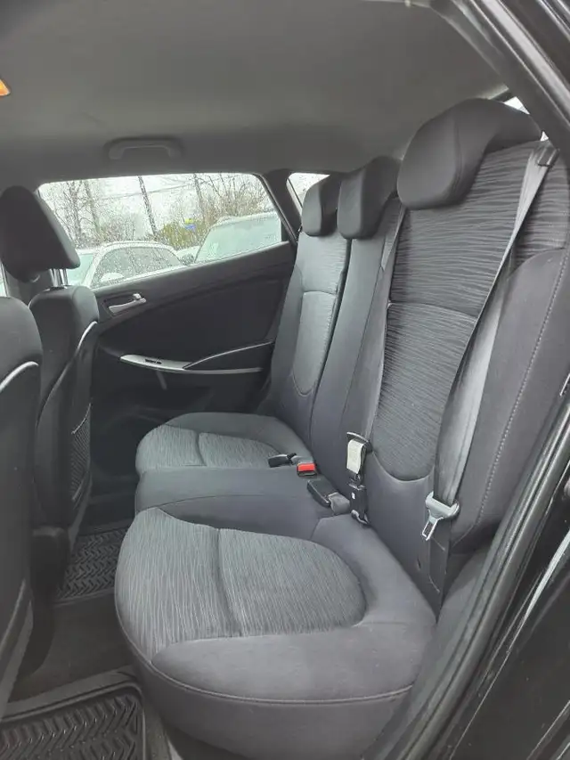 Hyundai Accent GL 2017 GL FREINS NEUFS A/C SIEGES CHAUFFANTS - Photo 12