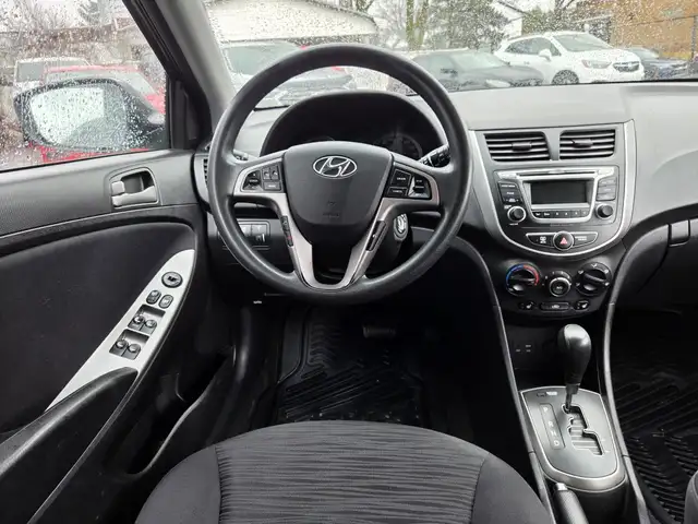 Hyundai Accent GL 2017 GL FREINS NEUFS A/C SIEGES CHAUFFANTS - Photo 13