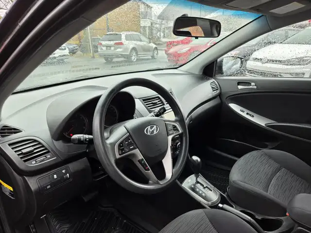 Hyundai Accent GL 2017 GL FREINS NEUFS A/C SIEGES CHAUFFANTS - Photo 14