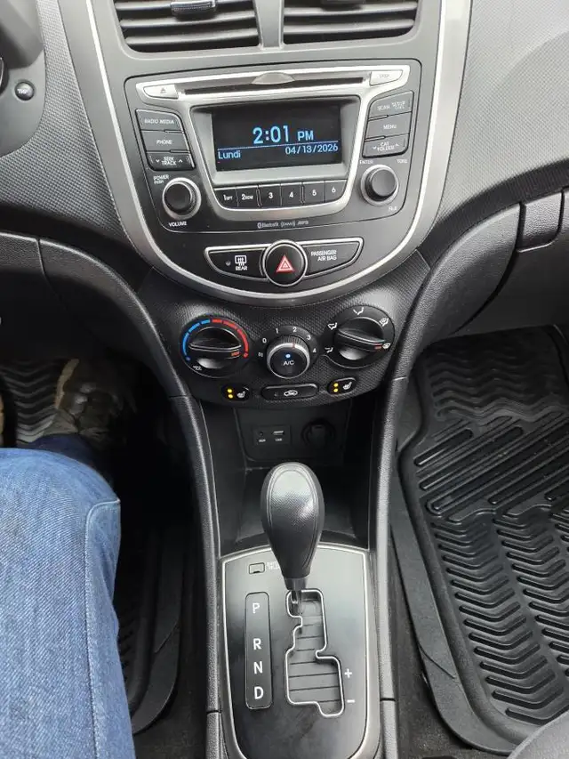 Hyundai Accent GL 2017 GL FREINS NEUFS A/C SIEGES CHAUFFANTS - Photo 19