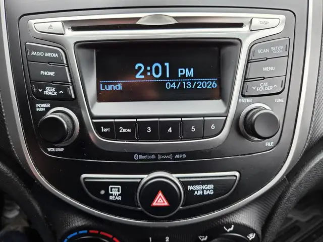 Hyundai Accent GL 2017 GL FREINS NEUFS A/C SIEGES CHAUFFANTS - Photo 21