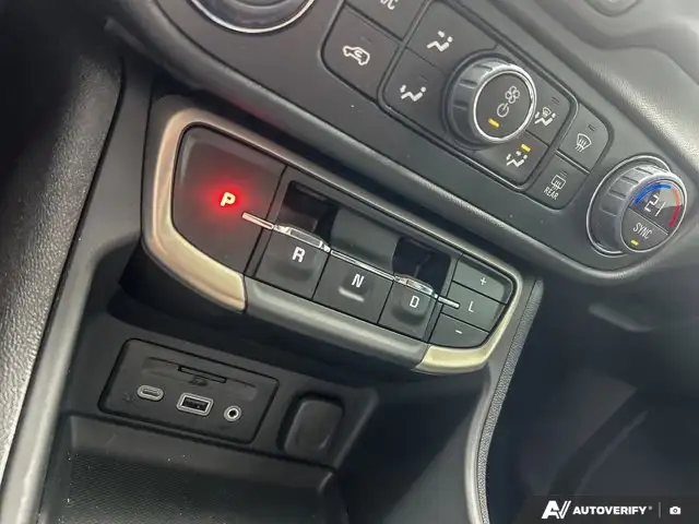 2024 GMC Terrain Denali | Leather | Sunroof | Navigation - Photo 18