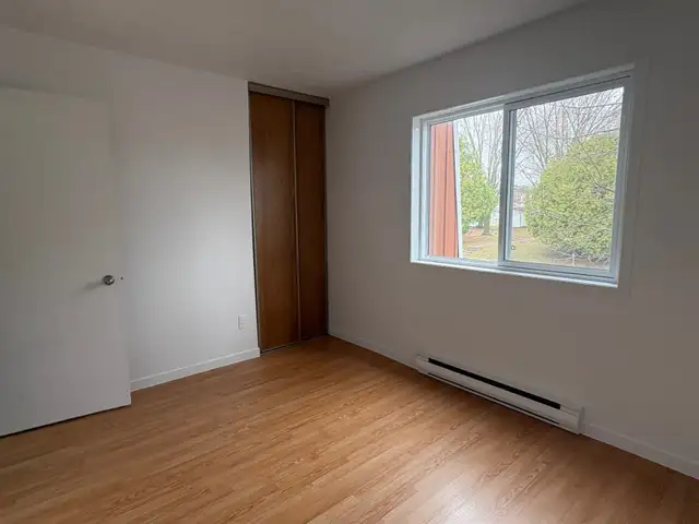 Granby 4 1/2 libre MAI  55 ANS ET PLUS NON FUMEUR NON ANIMAUX - Photo 8