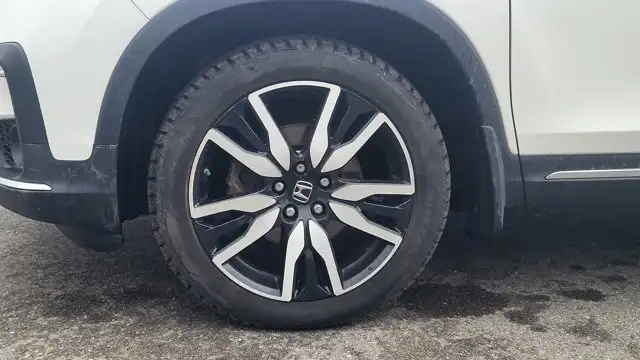 2021 Honda Pilot Touring 7-Passenger - Photo 11