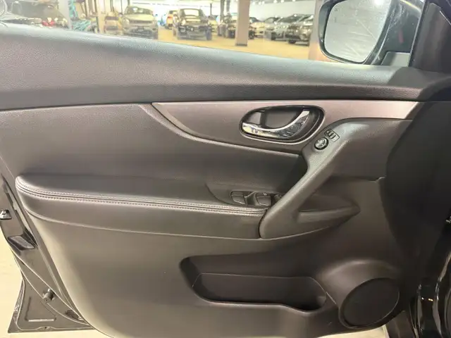 2015 Nissan Rogue AWD 4dr S, 19 DEALER SERVICE RECORDS - Photo 18