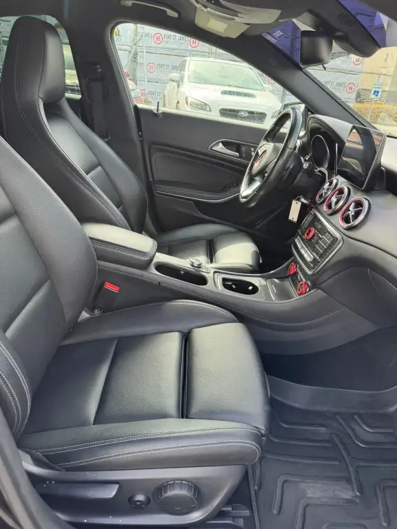 2017 Mercedes-Benz CLA250 4MATIC : No Reported Accidents - Photo 10