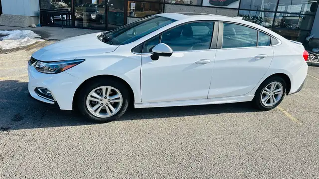 2017 Chevrolet Cruze 4dr Sdn 1.4L LT w/1SD - Photo 5