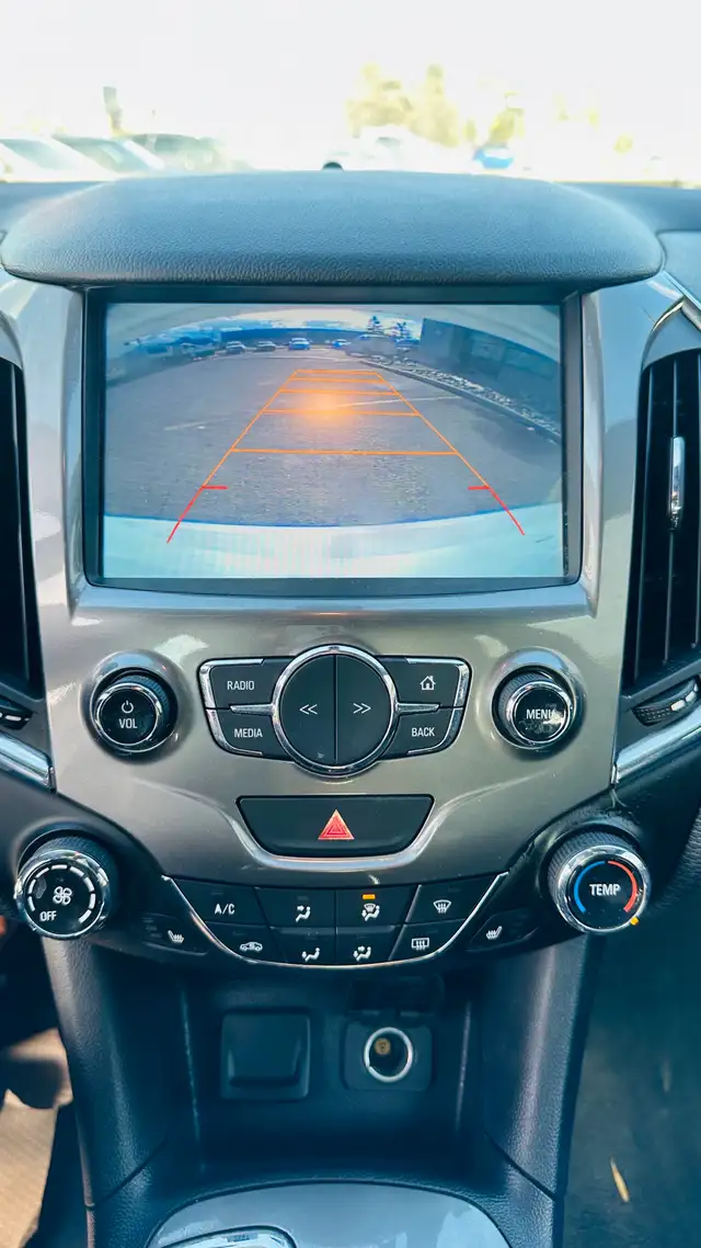 2017 Chevrolet Cruze 4dr Sdn 1.4L LT w/1SD - Photo 10