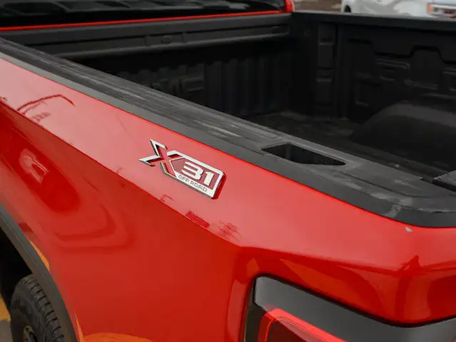 2024 GMC Sierra 1500 Elevation Black Package 3.0L Duramax X31 - Photo 11