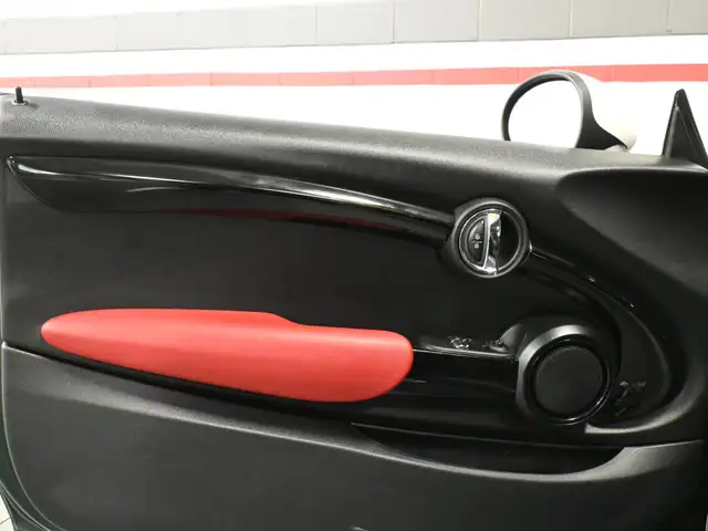 2018 MINI 3 Door Cooper S Leather Panoramic Roof Heated Seats - Photo 11