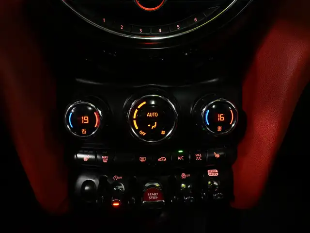 2018 MINI 3 Door Cooper S Leather Panoramic Roof Heated Seats - Photo 17