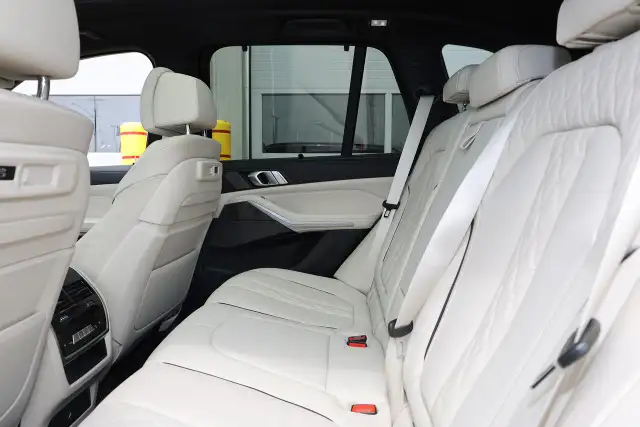 2020 BMW X5 xDrive40i - INDIVIDUAL COLOR|M-PKG|LASER LIGHT|HUD - Photo 10