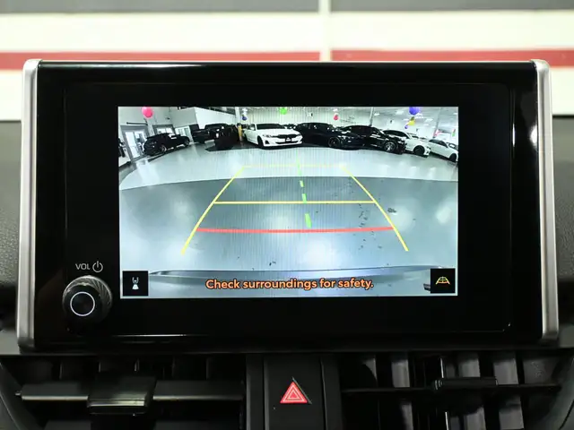 2024 Toyota RAV4 LE No Accident Radar Cruise Lane Assist Blind S - Photo 18
