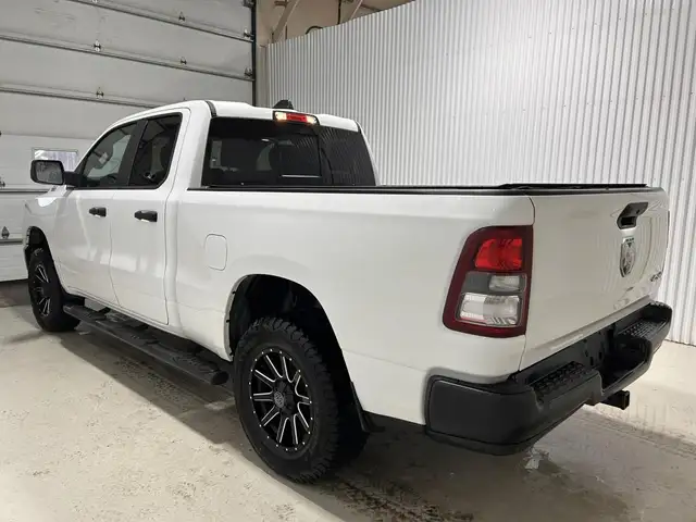 RAM 1500 Tradesman Quad Cab 4x4 caisse de 6 pi 4 po 2024 à vendr - Photo 11