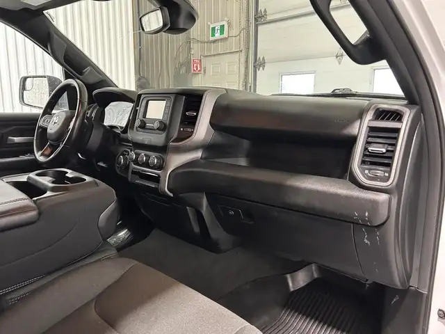 RAM 1500 Tradesman Quad Cab 4x4 caisse de 6 pi 4 po 2024 à vendr - Photo 19