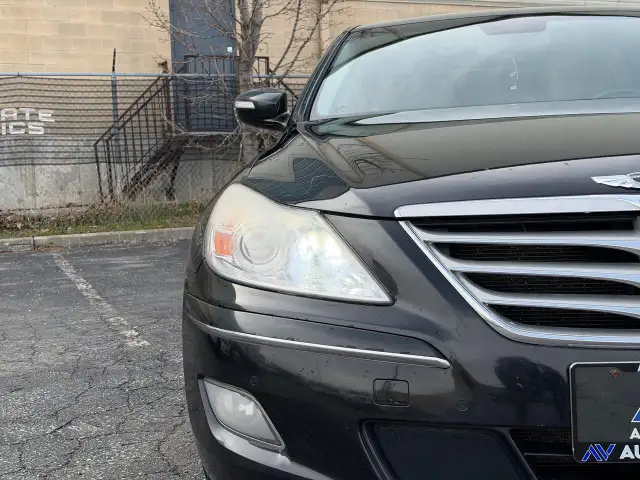 2010 Hyundai Genesis w/Technology Pkg DEALER SERVICED - Photo 12