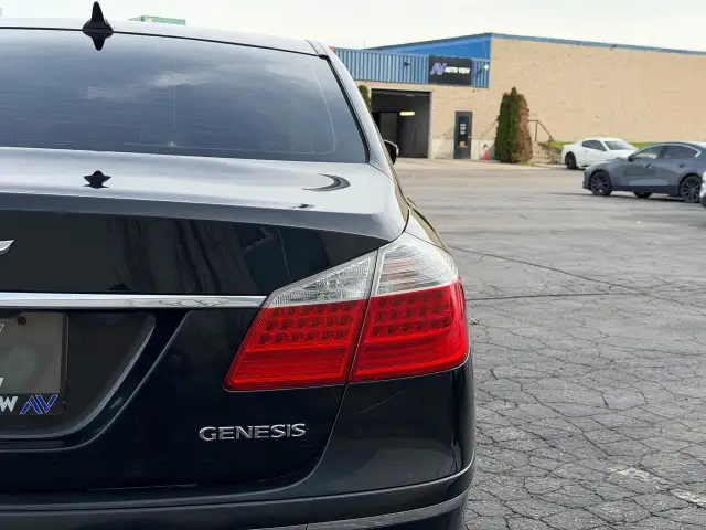 2010 Hyundai Genesis w/Technology Pkg DEALER SERVICED - Photo 15