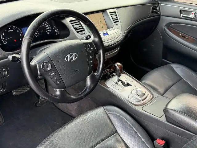 2010 Hyundai Genesis w/Technology Pkg DEALER SERVICED - Photo 17