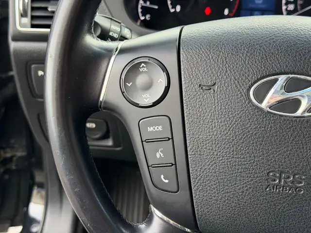 2010 Hyundai Genesis w/Technology Pkg DEALER SERVICED - Photo 20