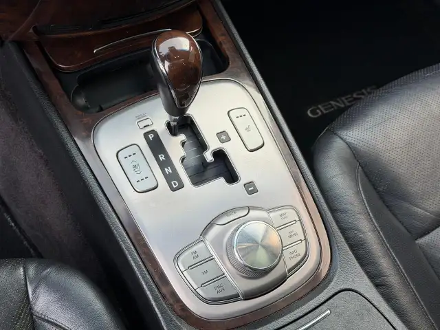 2010 Hyundai Genesis w/Technology Pkg DEALER SERVICED - Photo 24