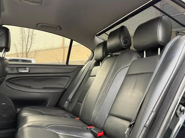 2010 Hyundai Genesis w/Technology Pkg DEALER SERVICED - Photo 31