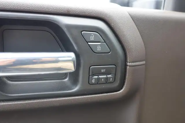 2022 GMC Sierra 3500 Denali 6.6L DuraMax - Photo 19