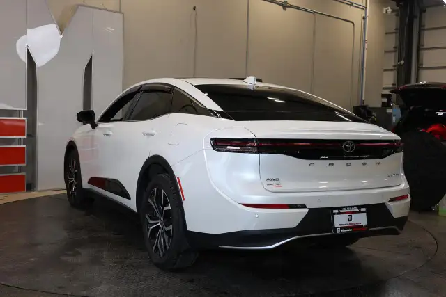 2023 Toyota Crown LIMITED AWD HYBRID - PANO|NAVI|CAMERA|BLINDSPO - Photo 4