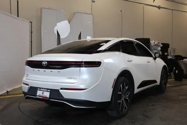 2023 Toyota Crown LIMITED AWD HYBRID - PANO|NAVI|CAMERA|BLINDSPO - Photo 6