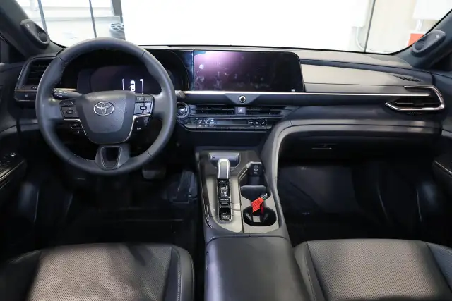2023 Toyota Crown LIMITED AWD HYBRID - PANO|NAVI|CAMERA|BLINDSPO - Photo 12