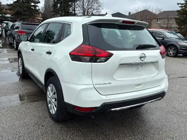 2017 NISSAN ROGUE S | LOW KMS | CLEAN CARFAX - Photo 4