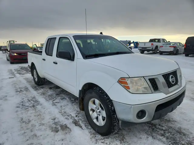 2011 Nissan Frontier - Photo 2
