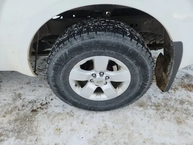 2011 Nissan Frontier - Photo 9