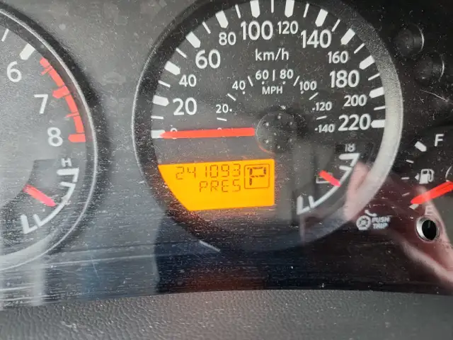 2011 Nissan Frontier - Photo 25