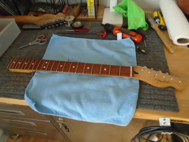 Telecaster Neck comes with Hardware