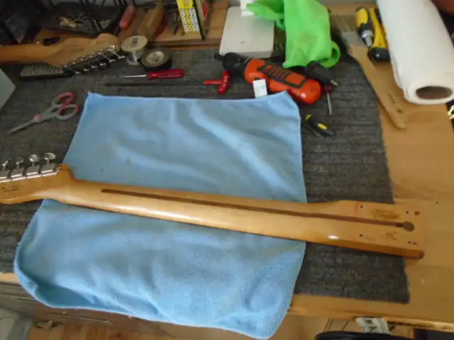 Telecaster Neck comes with Hardware - Photo 2