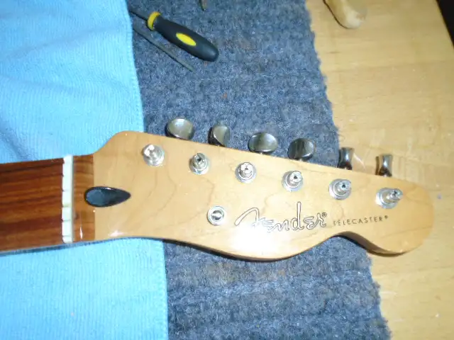 Telecaster Neck comes with Hardware - Photo 4